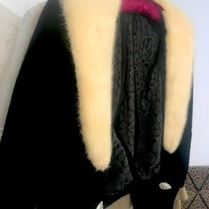 Vintage cashmere mink collar lined small